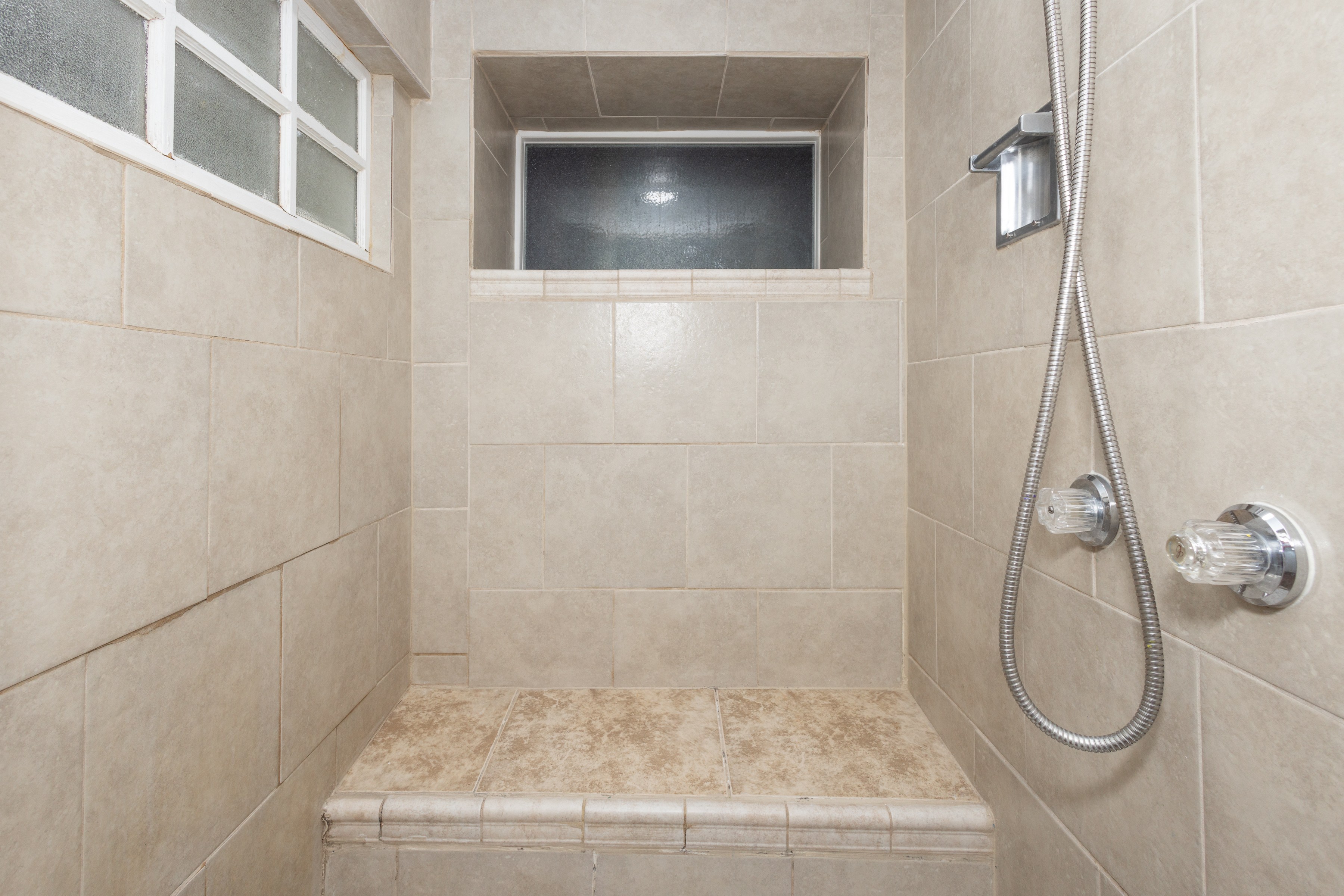 Wolcott Apartments 1410 N Marion St, Denver, CO 80203 Cap Hill - Leasing by Cross Street